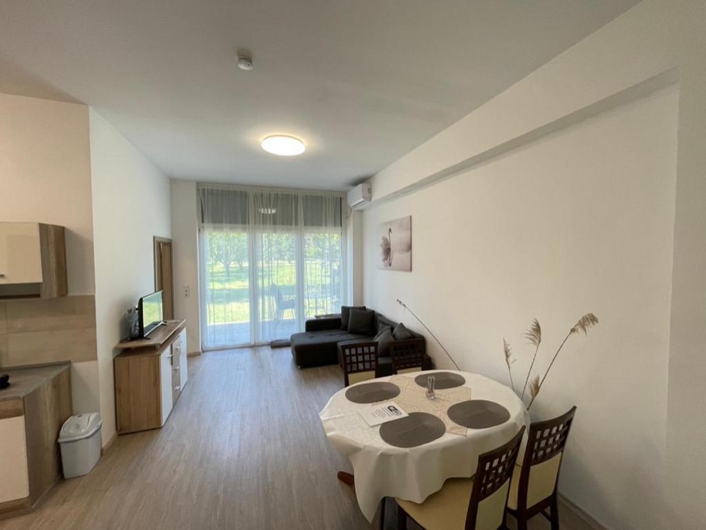 Gyoengybagoly Apartman Balatonberény Exterior photo